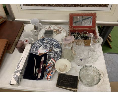 A MIXED LOT TO INCLUDE A JEWELLERY BOX WITH COSTUME JEWELLERY, CUT GLASS GLASSES, CABINET PLATES, ETC