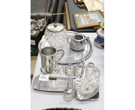 A QUANTITY OF SILVER PLATE, ETC TO INCLUDE A TRAY, BISCUIT BARREL, CRUET SET ON STAND, SUGAR BOWL, TANKARD, ETC