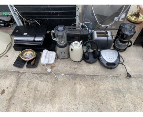 AN ASSORTMENT OF ITEMS TO INCLUDE DVD PLAYERS, A JUICER AND A KETTLE ETC