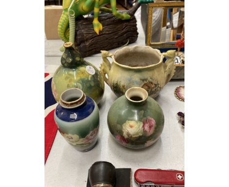 FOUR PIECES OF VINTAGE CERAMICS TO INCLUDE BUD VASES AND A PLANTER