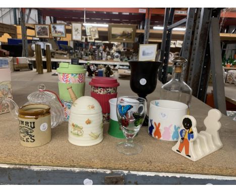 A MIXED LOT TO INCLUDE AN AYNSLEY HONEY POT, ROBERTSONS CERAMIC TOAST RACK, WELSH MUG, ETC.,