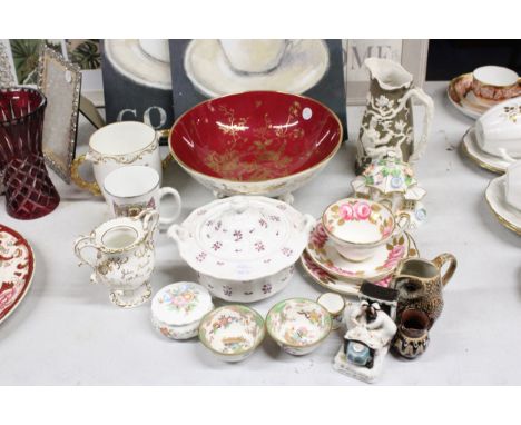 A QUANTITY OF CHINA AND CERAMICS TO INCLUDE A LARGE COALPORT FOOTED BOWL, DIAMETER 26CM, VINTAGE TEA BOWLS, A FOLEY TRIO, COA