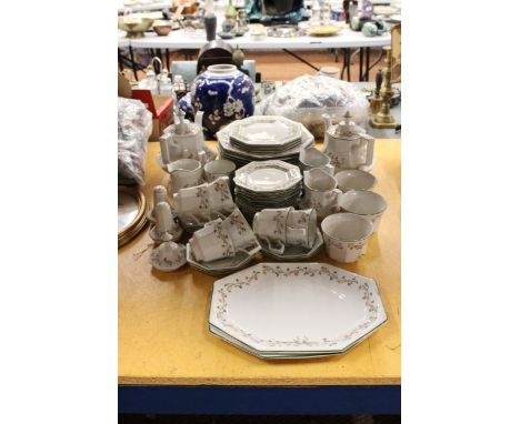 A QUANTITY OF JOHNSON BROS, 'ETERNAL BEAU' DINNER AND TEA WARE TO INCLUDE VARIOUS SIZES OF PLATES, TWO TEAPOTS, THREE CREAM J