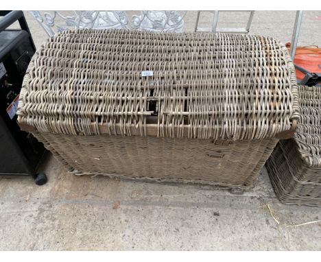 A LARGE VINTAGE WICKER HAMPER BASKET