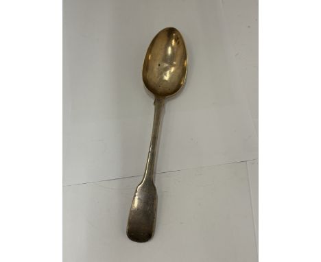 A GEORGIAN HALLMARKED LONDON SILVER SPOON - 70 G