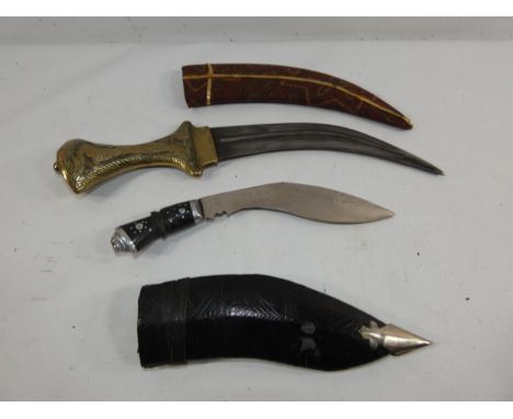 AN ARAB JAMBIYA AND SCABBARD, 20CM BLADE, LENGTH 33CM AND A KUKRI KNIFE WITH SCABBARD