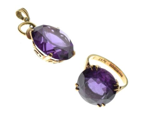 9ct gold ring set large synthetic sapphire of violet hue, approx 14mm diameter, size L, together with a similar pendant, the 