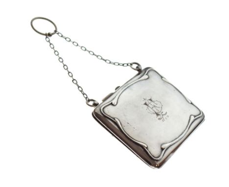 George V silver evening purse with Art Nouveau decoration and fitted interior, 10.5cm wide Condition: Engraved monogram and d