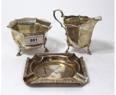 20th Century London silver cream jug and sugar basin, together with a London silver ashtray, 9oz t