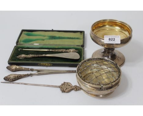 Small silver pedestal rose bowl (weighted), together with another small silver bowl, 2.5oz t, pair of silver handled glove st