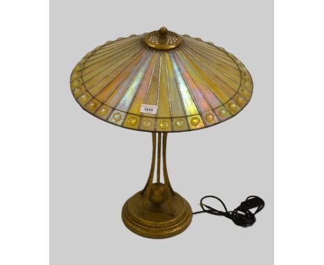 Tiffany style gilt composite table lamp with shade, 58cm highGood condition, no damages to the shade.