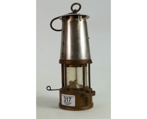 Vintage Miners Safety lamp: 