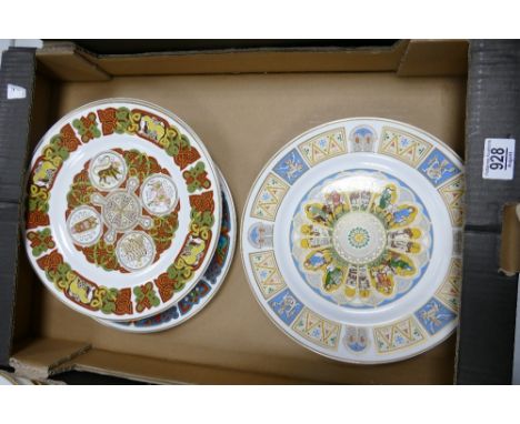 A collection of Spode Cabinet Plates to include: Durrow Plate, The Third Canterbury Pilgrim Plate, Durham Plate, The Iona Pla