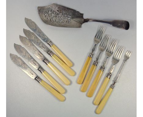 WILLIAM IV SILVER FIDDLE PATTERN FISH SLICE, BY JAMES WHITE, LONDON 1837, WITH A PIERCED FOLIATE PANEL AND FLORAL DECORATION,