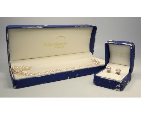 'MIKURA' PEARL NECKLACE WITH AN 18 K WHITE GOLD CLASP, (L. 44 CM OVERALL) 31.9 GRAMS AND A PAIR OF PUSH BACK PEARL EARRINGS (