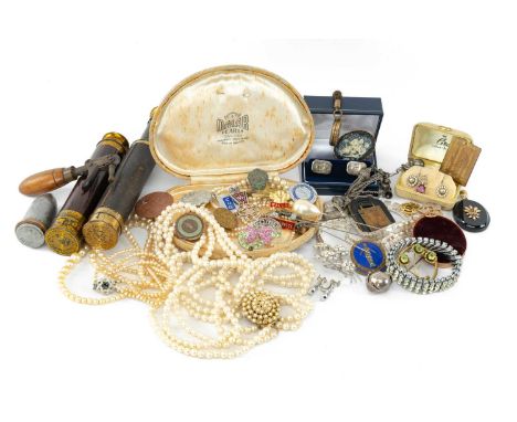 ASSORTED JEWELLERY & COLLECTABLES including cased simulated pearls, silver set jewellery, silver fringe necklace, various bro