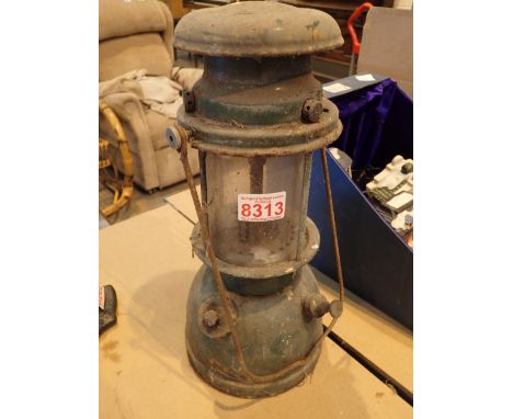 Vintage green enamelled storm lamp H: 35 cm