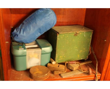 A QUANTITY OF ASSORTED TOOLS, ETC TO INCLUDE A TENT 