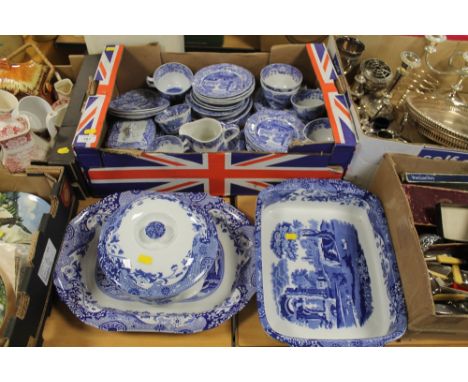 A LARGE QUANTITY OF SPODE ITALIAN BLUE AND WHITE TEA AND DINNER WARE TO INCLUDE A LIDDED TUREEN, OVEN DISH, CHEESE DISH, ETC 