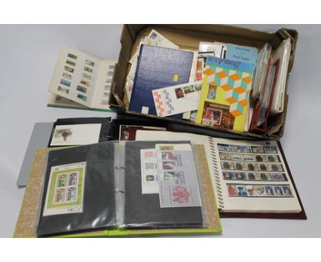 A LARGE QUANTITY OF ASSORTED STAMPS AND FIRST DAY COVERS, ETC 
