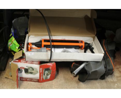 A QUANTITY OF ASSORTED TOOLS, SPANNERS, ETC 