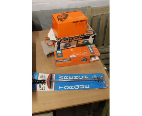 A QUANTITY OF VARIOUS TOOLS TO INCLUDE A BLACK AND DECKER SANDER, JIGSAW, ETC 