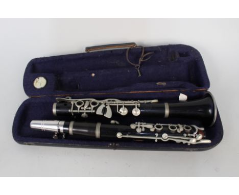 A cased Richard Kenworth clarinet