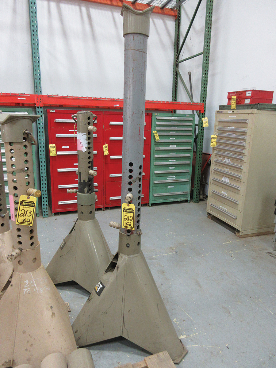 (2) CAT 25TON TO 48' HEIGHT JACK STANDS