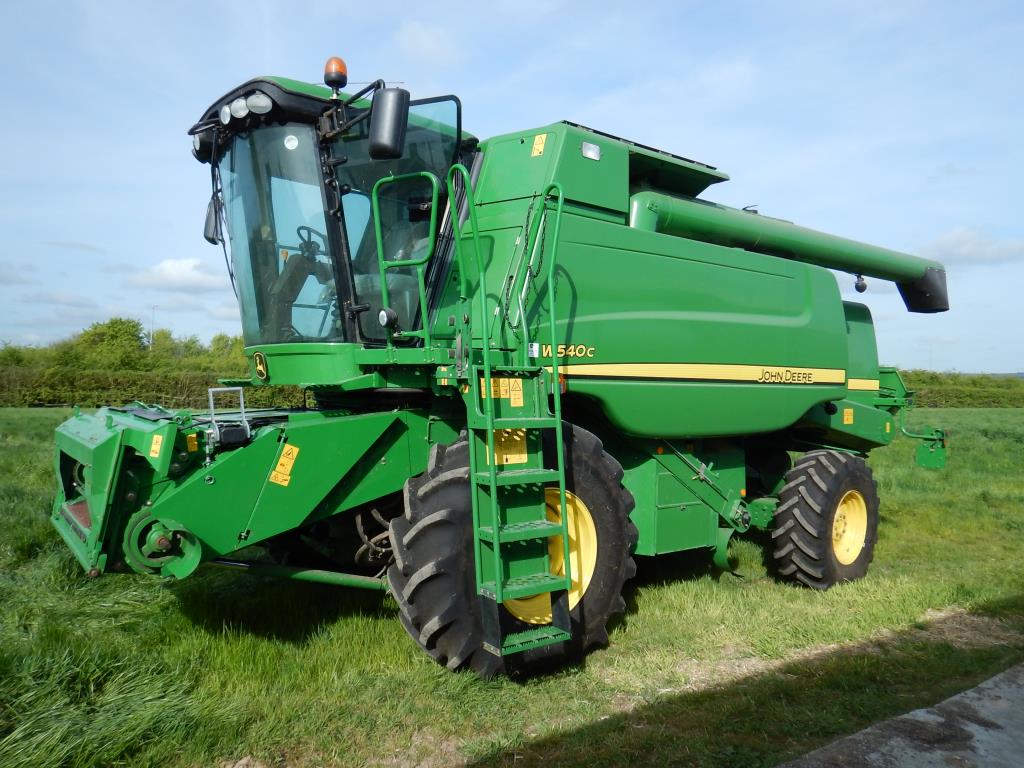 2010 JOHN DEERE W540c straw walker COMBINE HARVESTER Fitted with 2010