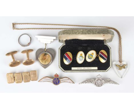 A pair of 9ct gold oval cufflinks, monogram engraved, with bar fittings, Birmingham 1932, dimensions of each front 1.8cm x 1.