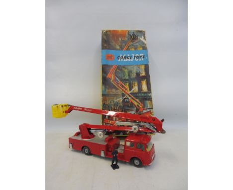 A boxed Corgi Major Simon Snorkel fire engine no. 1127, box in generally good condition. 