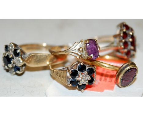 A ladies 9ct gold gem set cluster ring, together with four other yellow metal gem set rings, 1.5g (5)