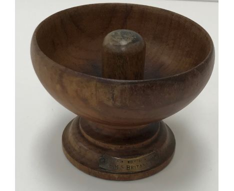 A Chinese agate pedestal bowl, 11.6 cm diameter x 4.6 cm high, together with another similar, five various agate / hard stone