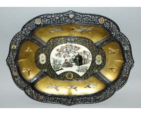 A VERY FINE QUALITY SIGNED JAPANESE MEIJI PERIOD SHIBAYAMA, IVORY, LACQUER AND SILVER-METAL TRAY, of barbed quatrefoil form o
