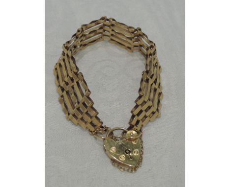 A 9ct gold five bar gate bracelet with padlock clasp,  approx 12.6g