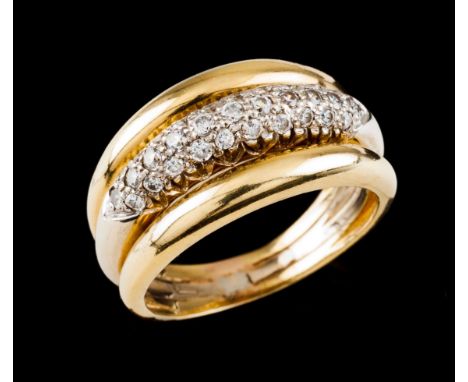 A ringBicoloured gold Pine cone centre set with brilliant cut diamonds Deer hallmark 800/1000 (1985-2020) and same date maker
