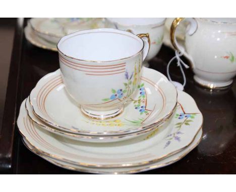 ROSLYN PART TEA SERVICE 
