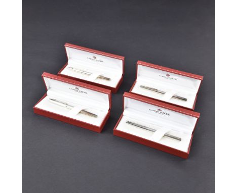 4 Roller Stifte Caran d'Ache20. Jhdt.L. 13,7 cmVersilbert. Originale Etuis und  Ersatzminen. GebrauchsspurenDieses Los unterl