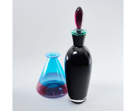 Vase incalmo und Karaffe mit Stöpsel sommerso und incalmoWohl Lobmeyr, Wien und Murano. Vase incalmo: Violettes und blaues Gl