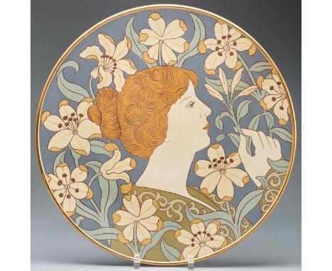 Großer Jugendstil Teller - Mädchen mit BlumenVilleroy &amp; Boch, Mettlach 1899. Steinzeug, heller Scherben. Polychrom matt b