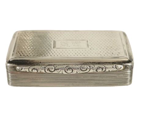 A MID 19TH CENTURY SILVER AND SILVER GILT SNUFF BOX of rectangular form with reeded body and engine-turned panels, the lid wi