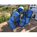 Quantity plastic game feeders