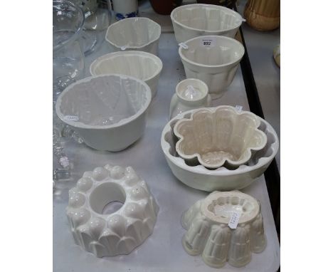 10 Vintage pottery jelly moulds 