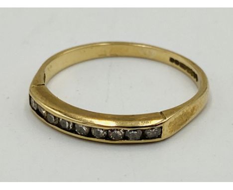 9ct gold and diamond ring, 1.2g, size K. Estimate: £20-40