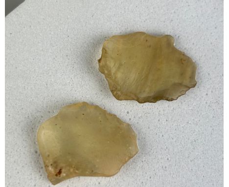 NEOLITHIC SCRAPING TOOLS IN DESERT GLASS TEKTITE/METEORITEFrom the Tenerean Culture, tool was worked circa 5,000 years ago. F