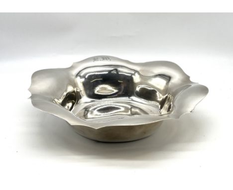A large Sterling silver bowl with fluted edge, weight 557g