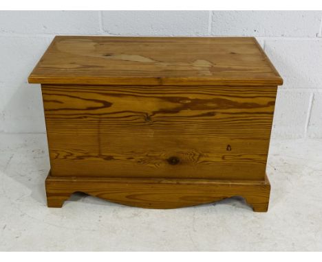 A vintage pine storage trunk - length 78cm, height 50cm