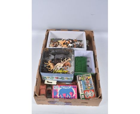 A QUANTITY OF BOXED AND UNBOXED BRITAINS PLASTIC ZOO ANIMALS AND ACCESSORIES, boxed items are African Elephant, No.1310, comp
