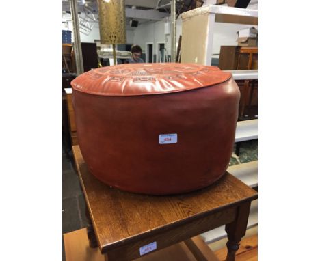 A REXENE POUFFE