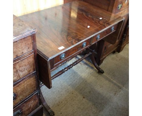 A REPRODUCTION MAHOGANY SOFA TABLE. W92CM D56CM H74CM